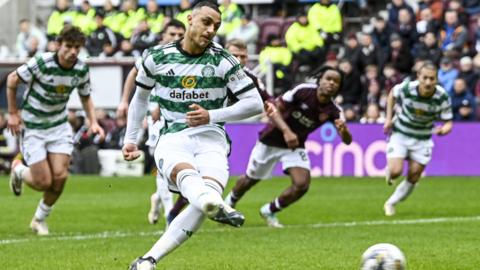 Adam Idah misses penalty for Celtic