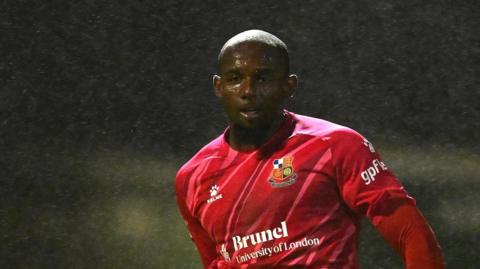 Wealdstone keeper Dante Baptiste in action