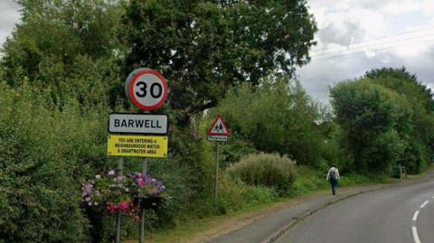 A sign which reads Barwell