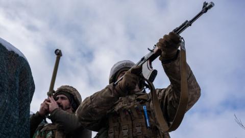 Ukrainian soldiers near Zolote