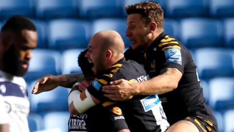 Wasps players celebrate