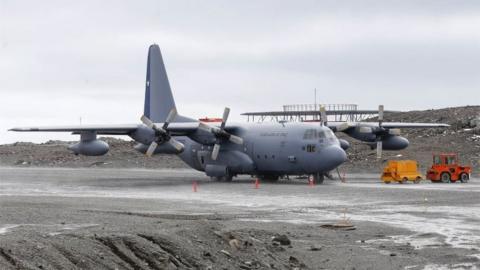 Picture taken on 12 January, 2019 at Chile's Antarctic base President Eduardo Frei, in Antarctica, showing a Chilean Air Force C-130 Hercules cargo plane.