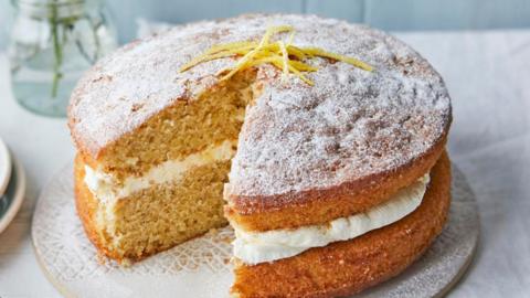 Apple sandwich cake