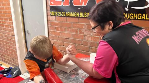 arm wrestling