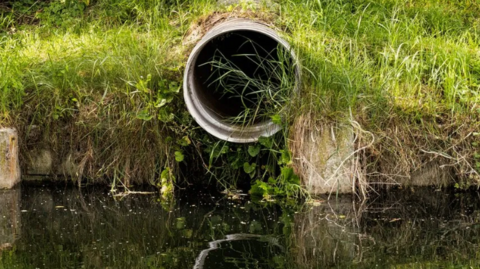 Storm overflow pipe