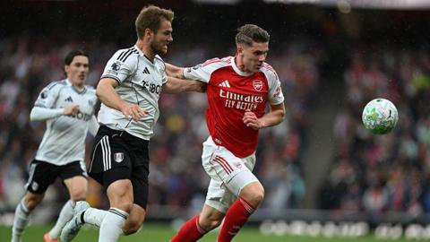 Viktor Gyokeres of Arsenal takes on Joachim Andersen of Fulham