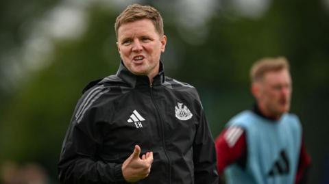 Eddie Howe in Newcastle training