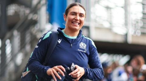 Emma Wassell joined her Scotland colleagues at the Six Nations meeting with Ireland in April