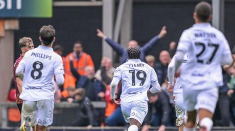Barnsley's Reyes Cleary celebrates