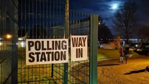 Soidhne airson stèisean bhòtaidh ann an Inbhir Nis