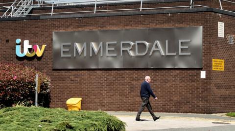 Spectacular Itv In Talks To Sell Television Business To Sky Picture Digital Art Spectacular Itv In Talks To Sell Television Business To Sky Picture Digital Art