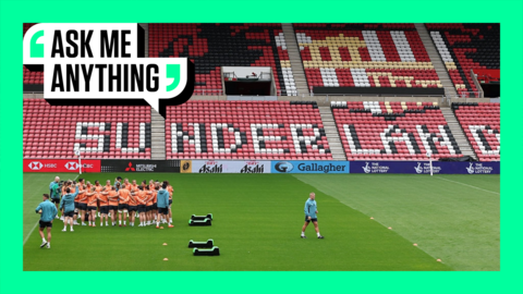 England join in a huddle at Sunderland's Stadium of Light ahead of the 2025 Rugby World Cup