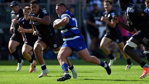 Kieran Verden on the charge for Bath against Glasgow Warriors