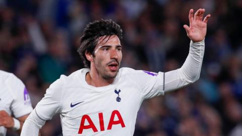 Sandro Tonali celebrates
