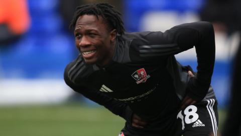 Vincent Harper warming up for Exeter City