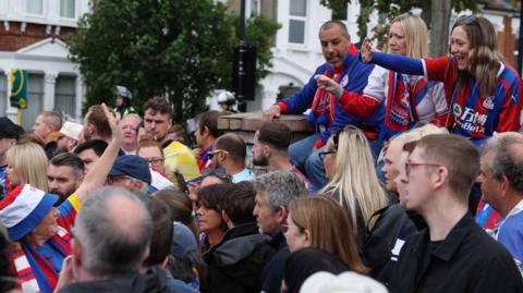 Palace fans in a group