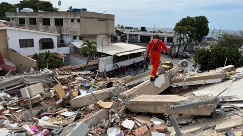 UK search and rescue team UK ISAR carrying out searches in Carabelleda La Guaira, Venezuela.