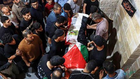 Palestinians mourn Mohammed al-Wahidi