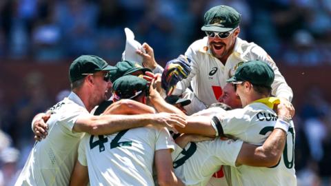 Australia celebrate the moment they won the Ashes