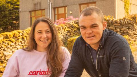 Ioan Jones a Sara Jenkins