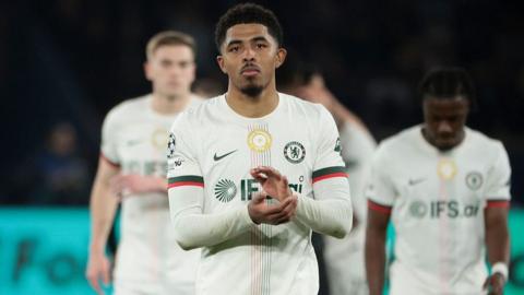 Chelsea's Wesley Fofana clapping