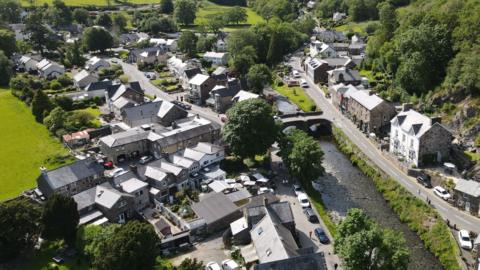 Beddgelert o'r awyr