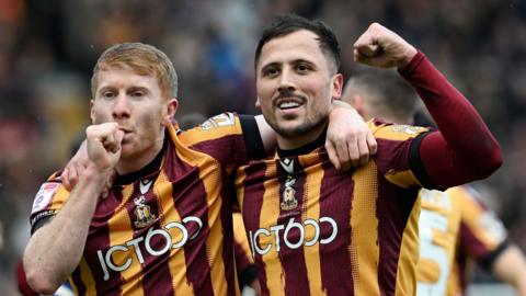 Antoni Sarcevic of Bradford City celebrates with Brad Halliday after scoring the team's first goal