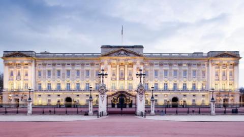 The front of Buckingham Palace at the end of The Mall