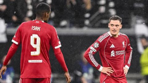 Isak and Wirtz in conversation on the pitch
