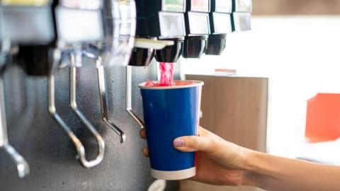 Fizzy drink machine