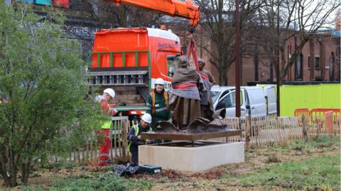 Statue being installed at Broadmarsh