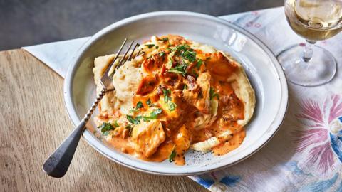 'Marry me' chicken and creamy mash potato