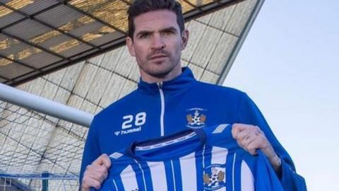 Kyle Lafferty signs for Kilmarnock