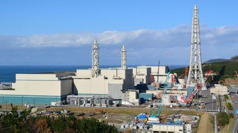 Exterior of Tepco Kashiwazaki-Kariwa power plant reactors 6 and 7, against a blue-sky background