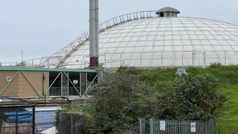 The dome of the Oasis seen from the outside