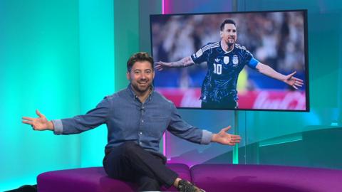 Ricky on the Newsround set