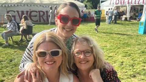 Ffion Emyr, Rhian Lois, Caryl Parry Jones