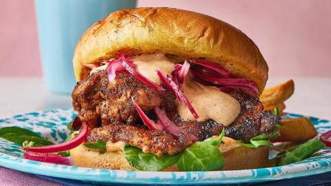 Garlic churrasco chicken burgers