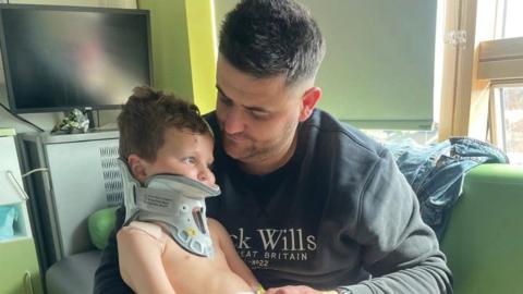 Arlo Buckley a'i dad Danny