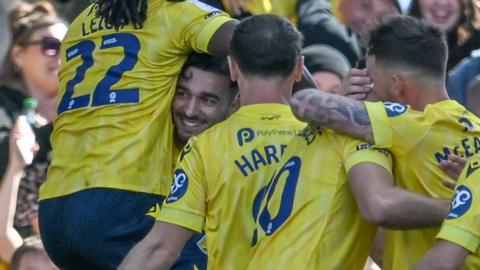 Idris El Mazouni celebrates scoring for Oxford