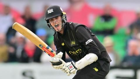 Ollie Price bats for Gloucestershire