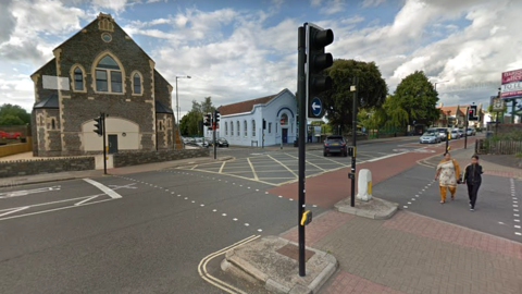 Junction of Hockey's Lane and Fishponds Road