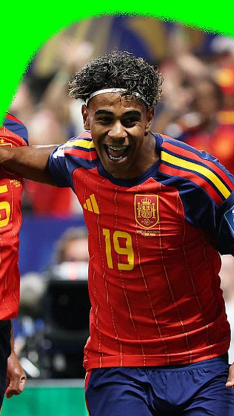 Lamin Yamal celebrates scoring the opener for Spain against Saudi Arabia.