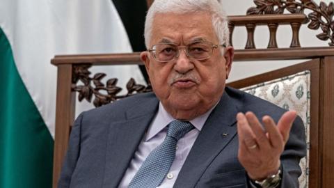 File photo of Mahmoud Abbas speaking during a meeting with US Secretary of State Antony Blinken in Ramallah (25 May 2021)