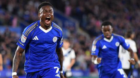 Abdul Fatawu celebrates for Leicester City