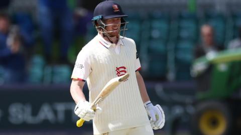 Jordan Cox batting for Essex