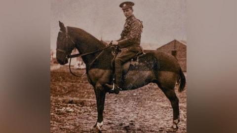 War veteran Blackie and Lieutenant Leonard Comer Wall who died in battle aged 20