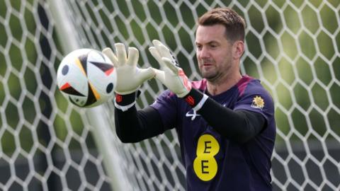 Manchester United goalkeeper Tom Heaton