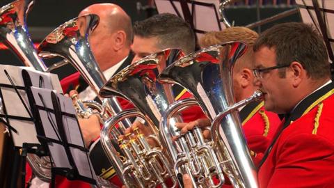 Band pres