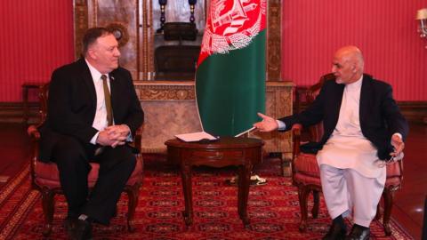 Mike Pompeo (left) in Kabul with Ashraf Ghani , 23 March